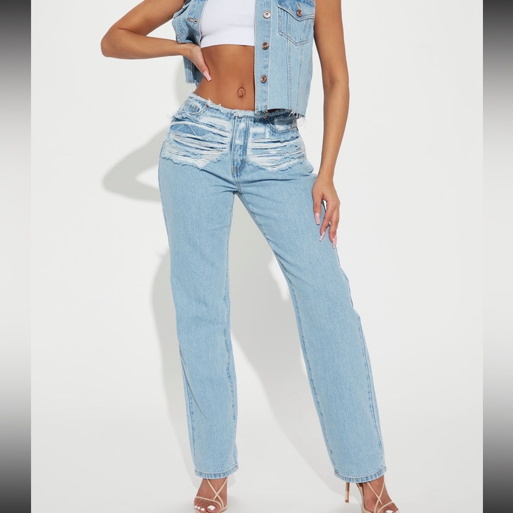 NWT light wash distressed jeans - Picture 2 of 3